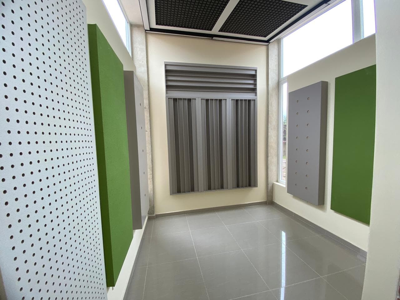 Instalación de panelería acústica